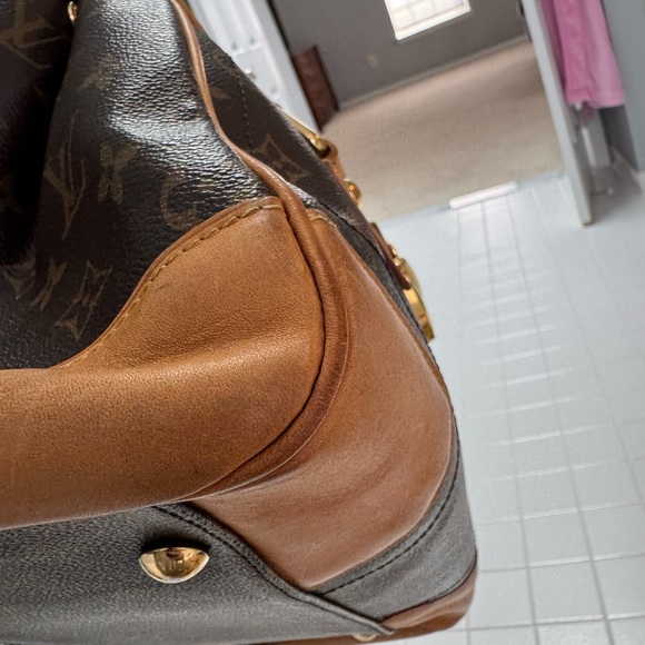 Authentic Louis Vuitton Beverly hand bag in monogram - Picture 10 of 14